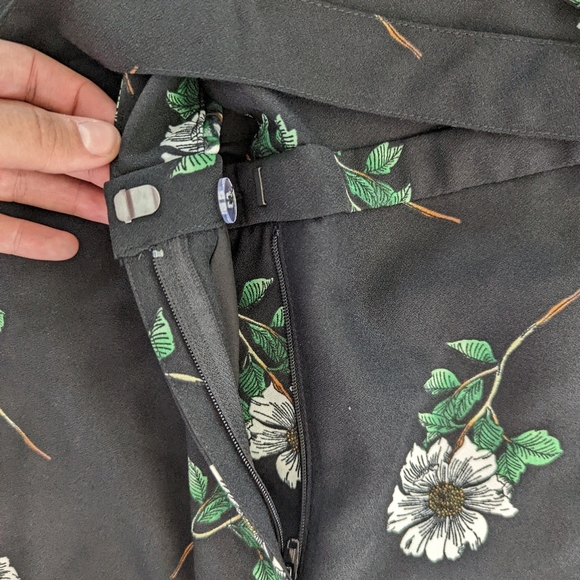 Floral Romper - Picture 7 of 7